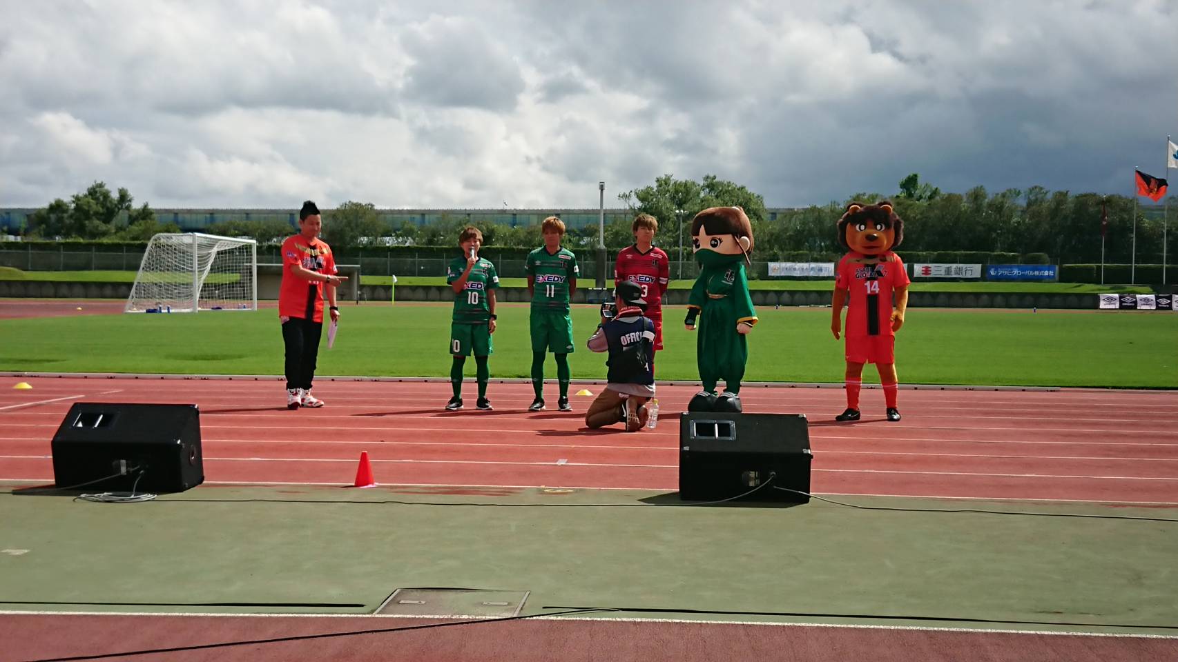 東員町スポーツ公園陸上競技場にて告知活動を行いました 伊賀fcくノ一三重