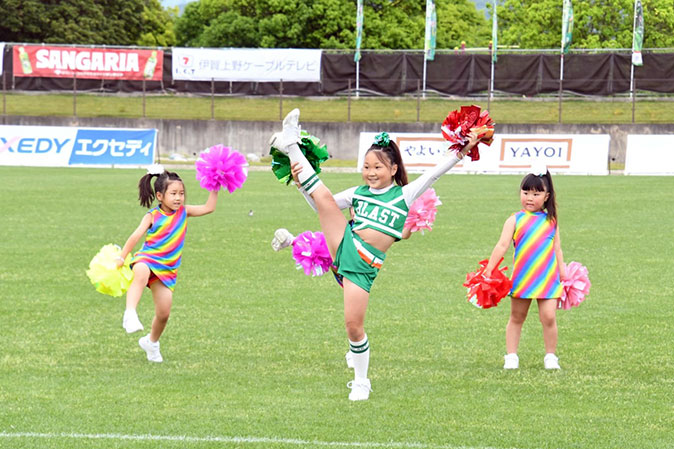 伊賀FCくノ一三重チアダンスチーム「BLAST」　写真